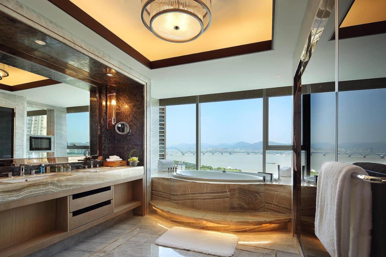Sheraton Grand Hangzhou Binjiang Hotel Bagian luar foto